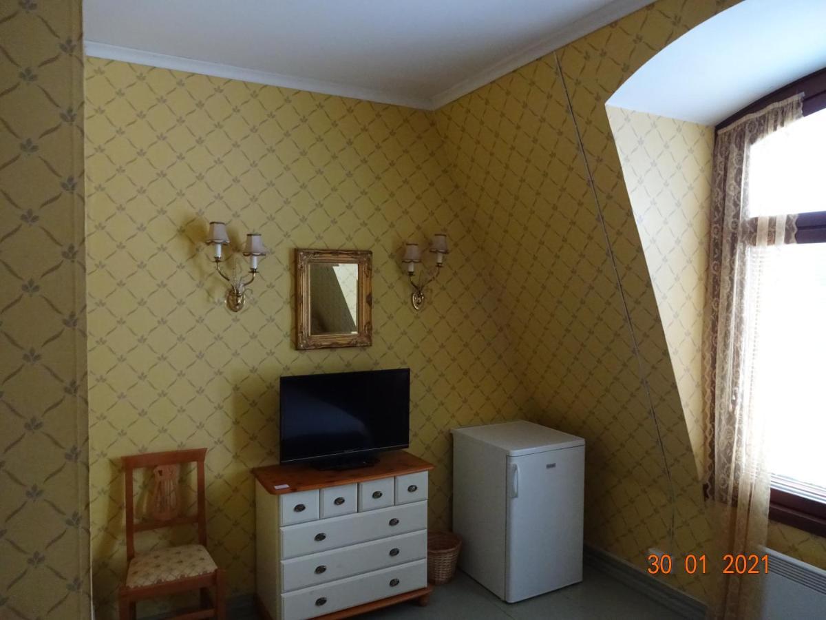 Maentyluodon Hotelli Pori Buitenkant foto
